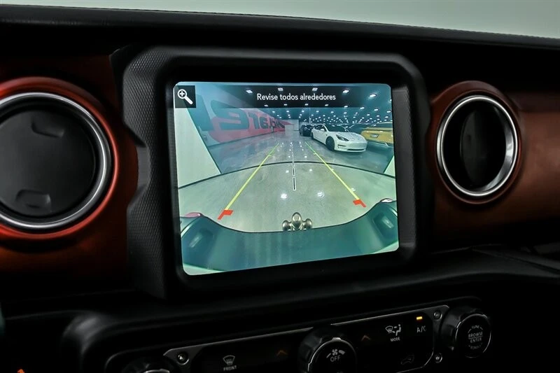 2020 Jeep - Image 28 of 31