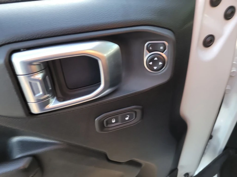 2020 Jeep JT Gladiator - Image 15 of 21