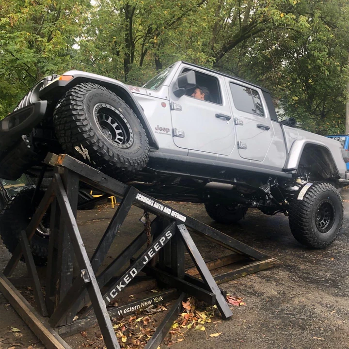 2020 Jeep JT Gladiator - Image 13 of 31