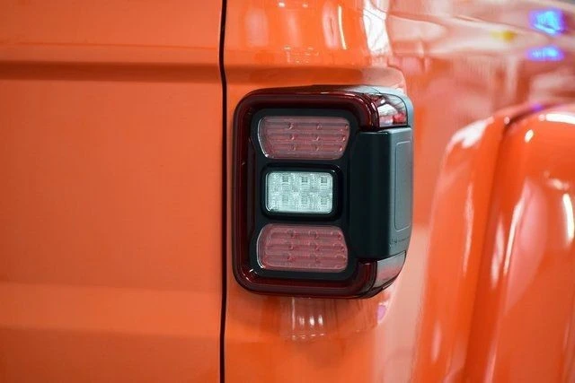 2020 Jeep JT Gladiator - Image 15 of 31