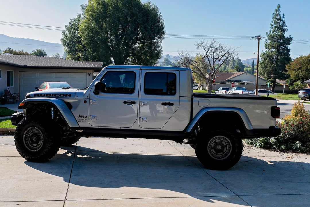 2020 Jeep JT Gladiator - Image 13 of 31
