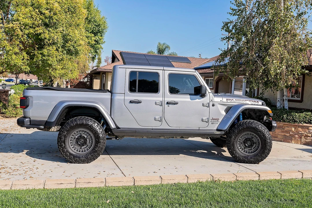 2020 Jeep JT Gladiator - Image 18 of 31