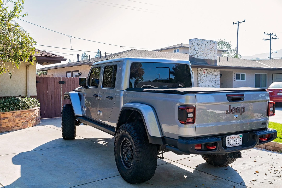2020 Jeep JT Gladiator - Image 15 of 31