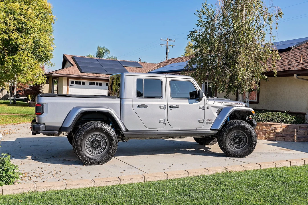2020 Jeep JT Gladiator - Image 17 of 31
