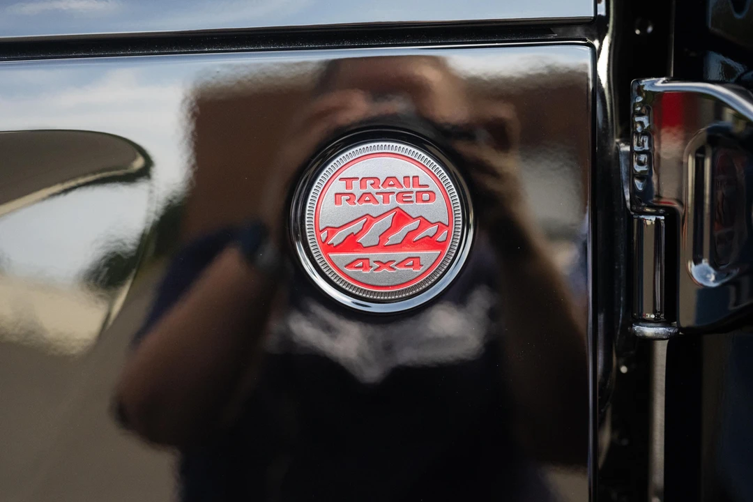 2020 Jeep JT Gladiator - Image 17 of 31