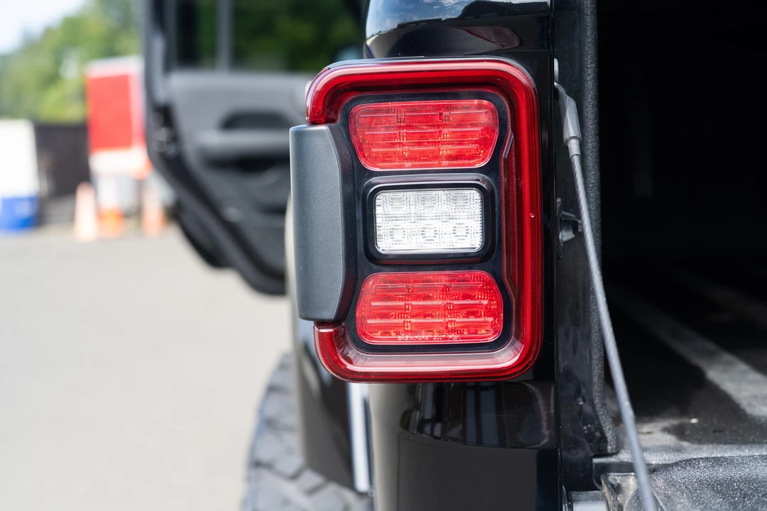 2020 Jeep JT Gladiator - Image 20 of 31