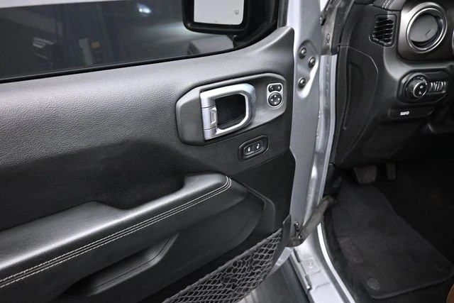 2020 Jeep JT Gladiator - Image 15 of 20