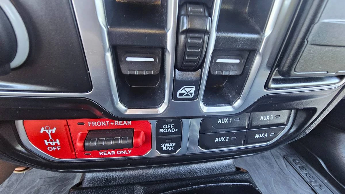 2020 Jeep JT Gladiator - Image 9 of 24