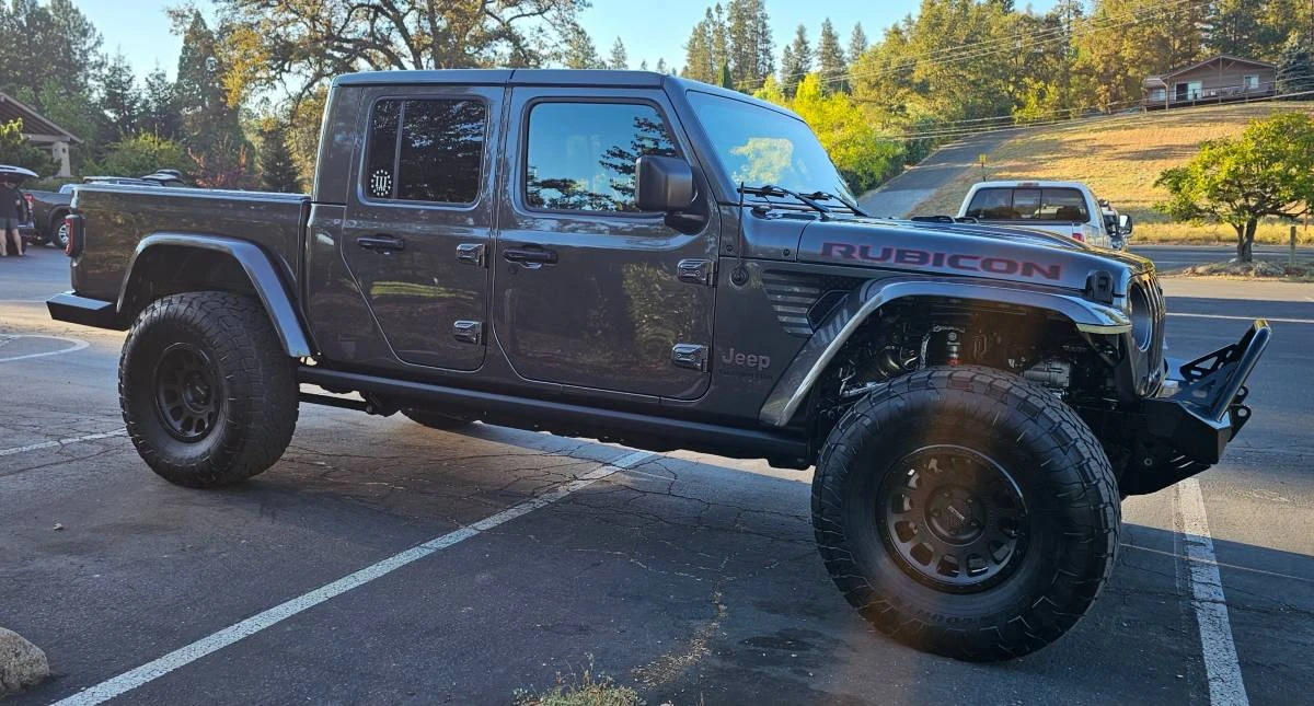2020 Jeep JT Gladiator - Image 2 of 24