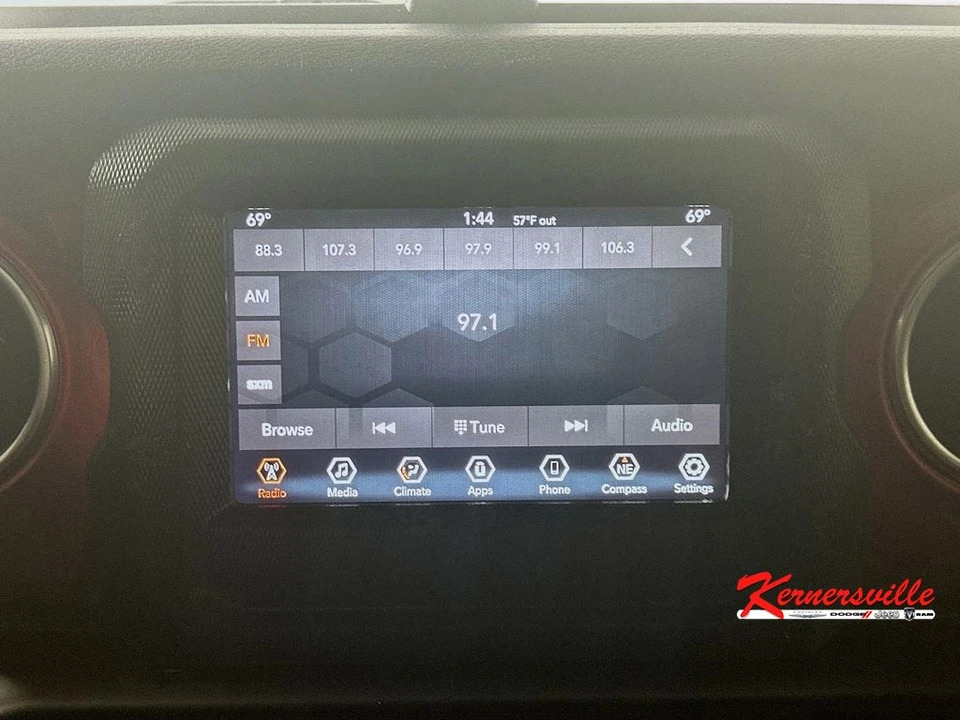 2020 Jeep JT Gladiator - Image 17 of 21