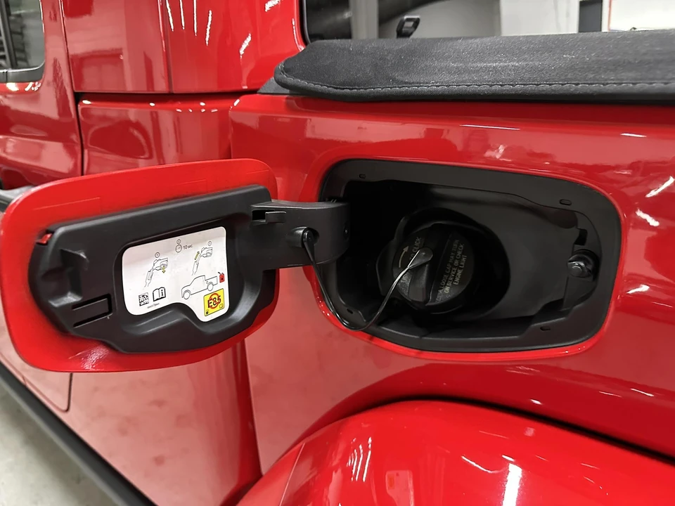 2020 Jeep JT Gladiator - Image 25 of 31