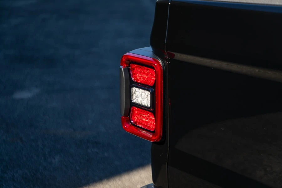 2020 Jeep JT Gladiator - Image 9 of 31