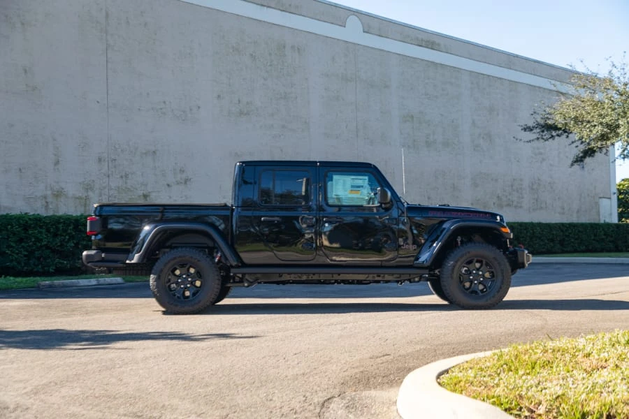 2020 Jeep JT Gladiator - Image 2 of 31