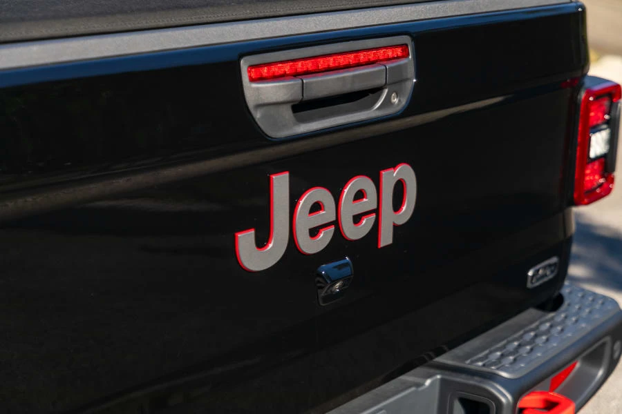 2020 Jeep JT Gladiator - Image 18 of 31
