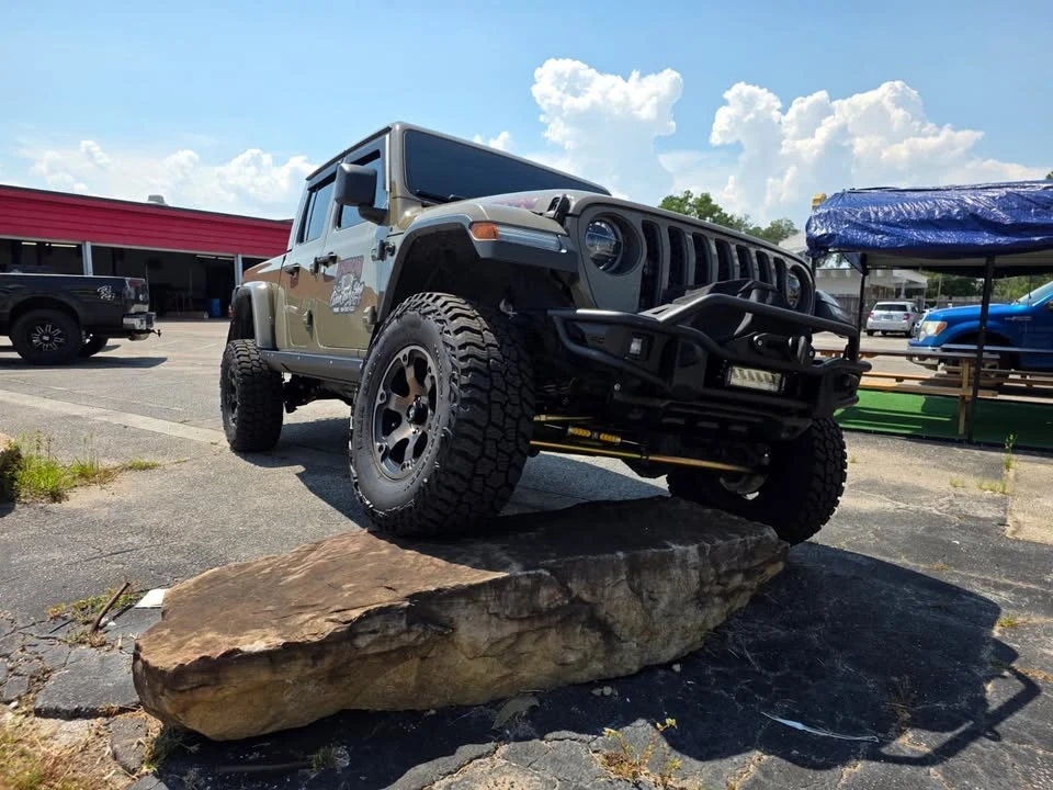 2020 Jeep JT Gladiator - Image 2 of 7