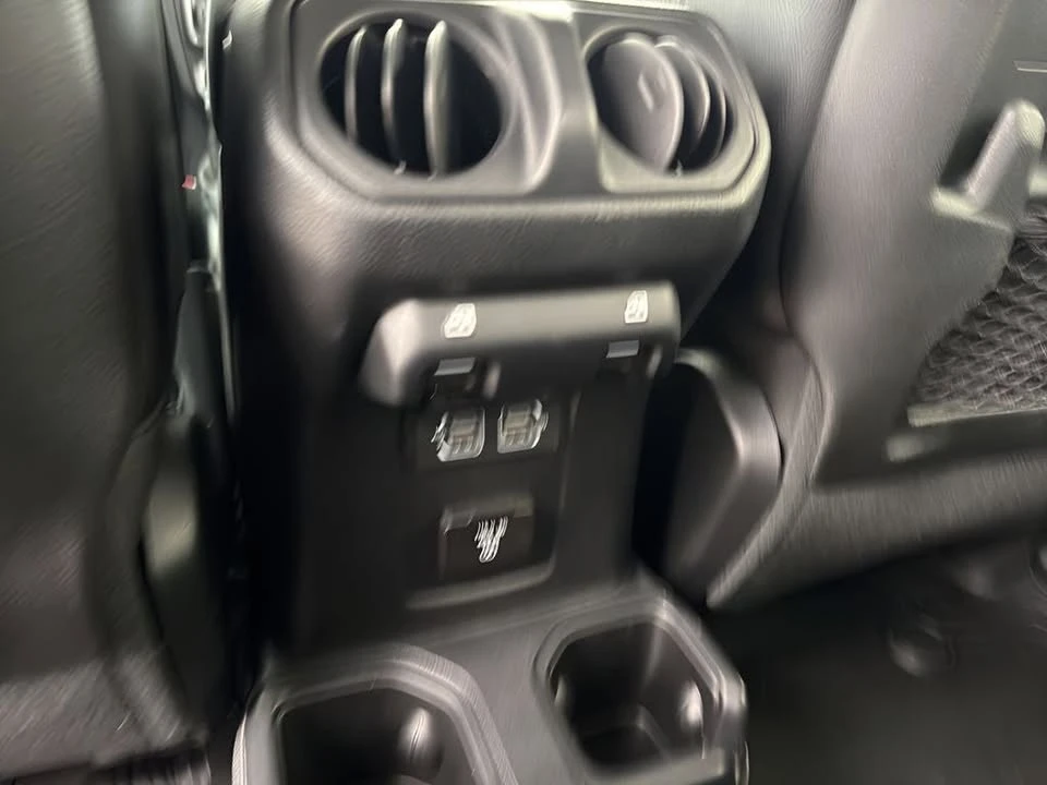 2020 Jeep JT Gladiator - Image 13 of 19
