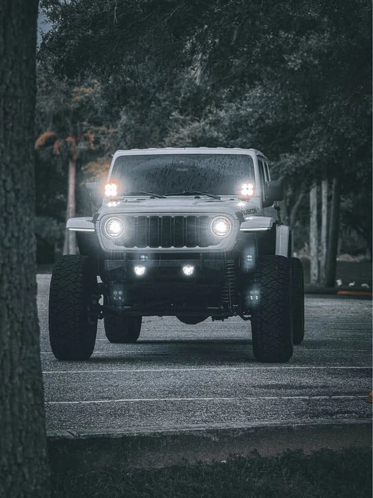 2020 Jeep JT Gladiator - Image 2 of 12