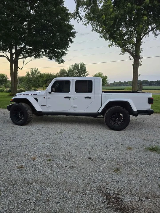 2020 Jeep JT Gladiator - Image 2 of 11