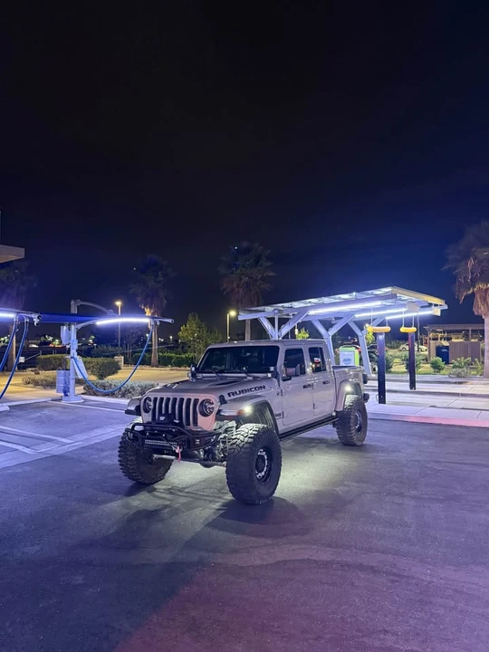 2020 Jeep JT Gladiator - Image 2 of 5