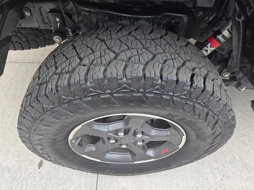 2020 Jeep JT Gladiator - Image 16 of 20