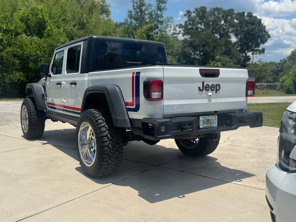 2020 Jeep JT Gladiator - Image 15 of 16