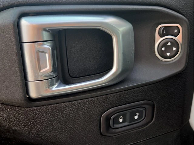 2020 Jeep JT Gladiator - Image 17 of 20