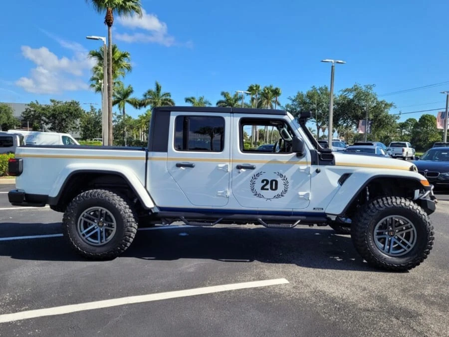 2020 Jeep JT Gladiator - Image 2 of 17