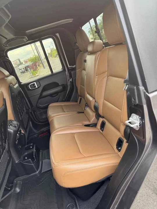 2020 Jeep JT Gladiator - Image 17 of 20