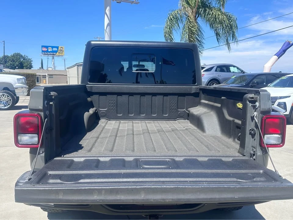 2020 Jeep JT Gladiator - Image 5 of 13