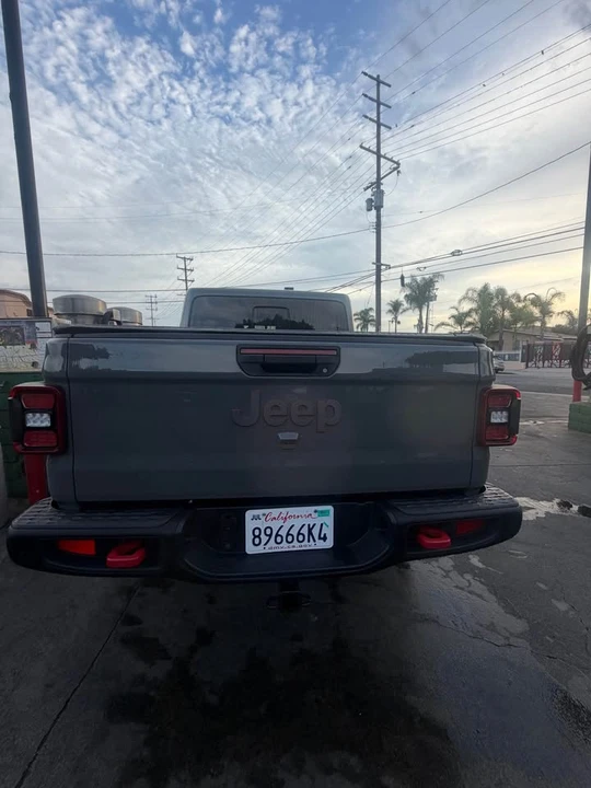 2020 Jeep JT Gladiator - Image 2 of 17