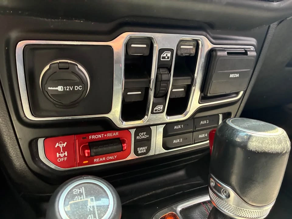 2020 Jeep JT Gladiator - Image 16 of 18