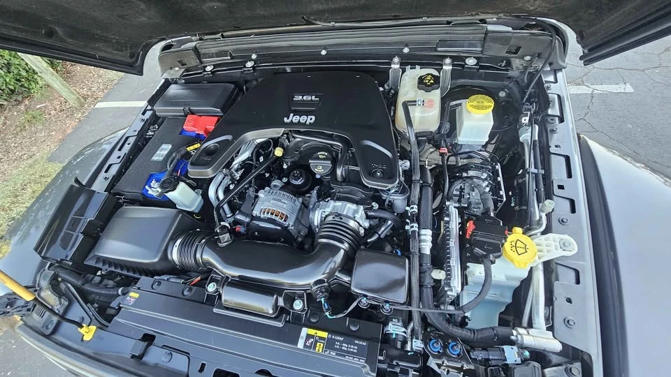 2020 Jeep JT Gladiator - Image 17 of 20