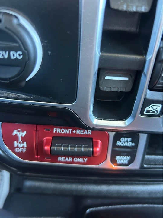 2020 Jeep JT Gladiator - Image 13 of 17