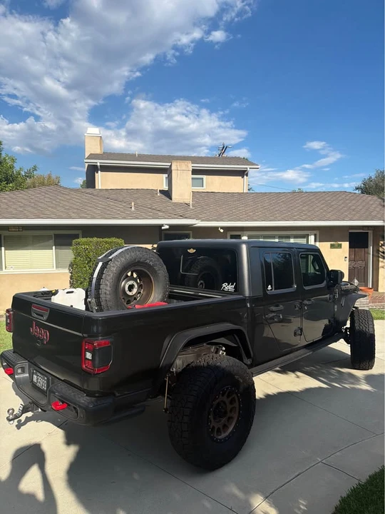 2020 Jeep JT Gladiator - Image 2 of 3