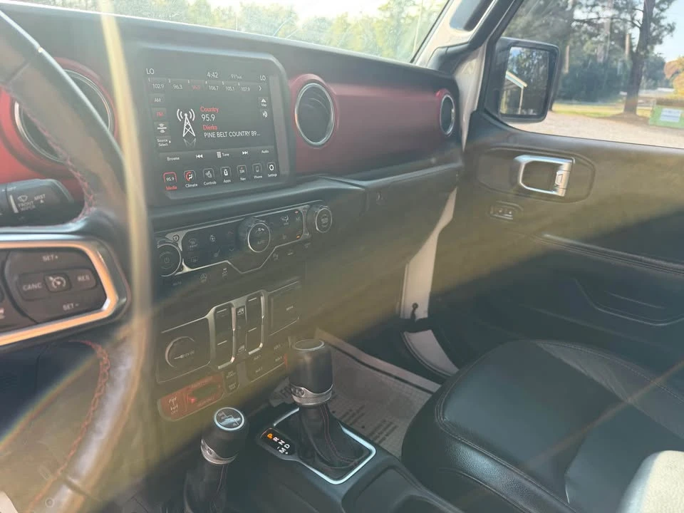 2020 Jeep JT Gladiator - Image 13 of 20