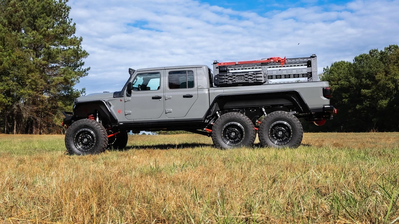 2020 Jeep JT Gladiator - Image 2 of 15