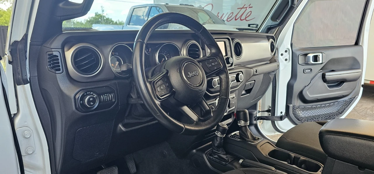 2020 Jeep JT Gladiator - Image 16 of 31