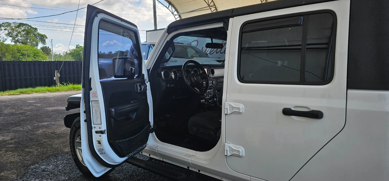 2020 Jeep JT Gladiator - Image 13 of 31