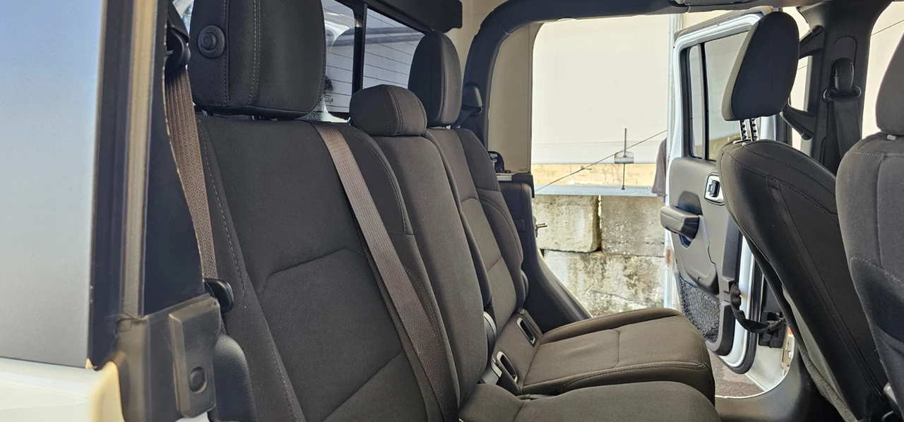 2020 Jeep JT Gladiator - Image 29 of 31