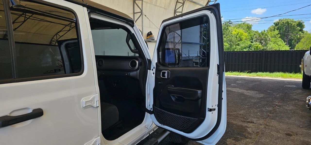 2020 Jeep JT Gladiator - Image 19 of 31