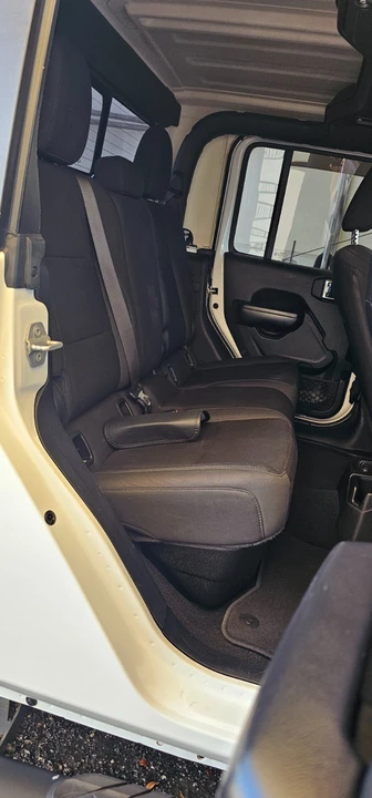 2020 Jeep JT Gladiator - Image 23 of 31