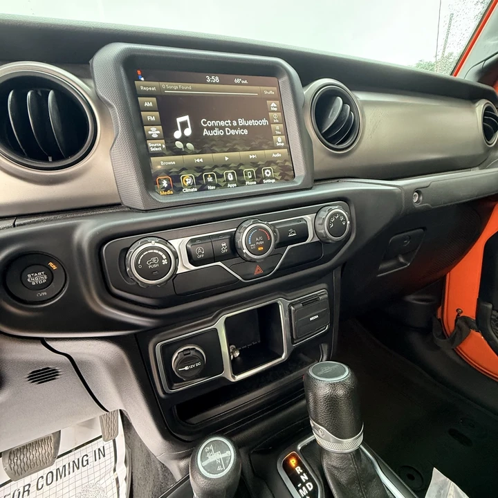 2020 Jeep JT Gladiator - Image 19 of 21