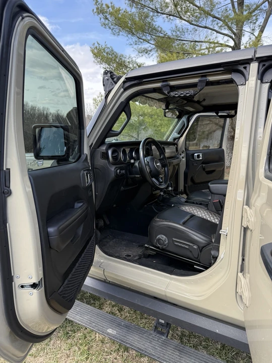 2020 Jeep JT Gladiator - Image 14 of 23