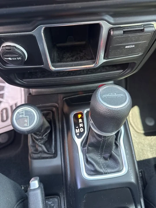 2020 Jeep JT Gladiator - Image 12 of 15