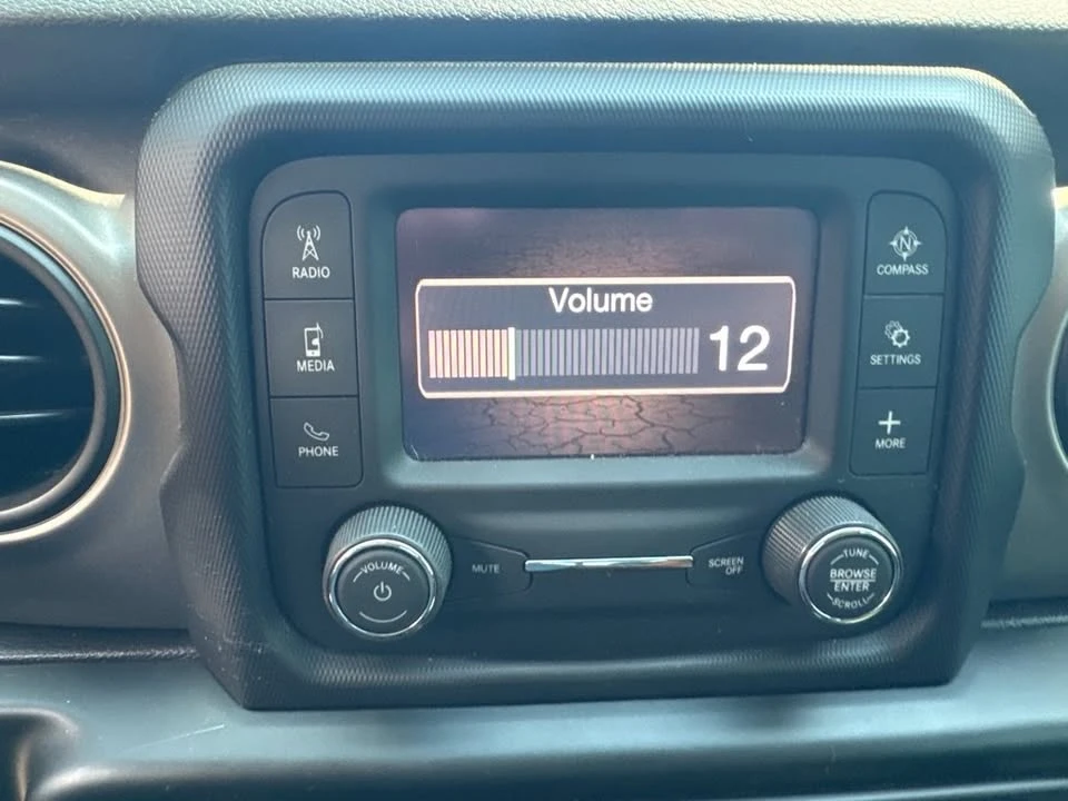 2020 Jeep JT Gladiator - Image 10 of 15