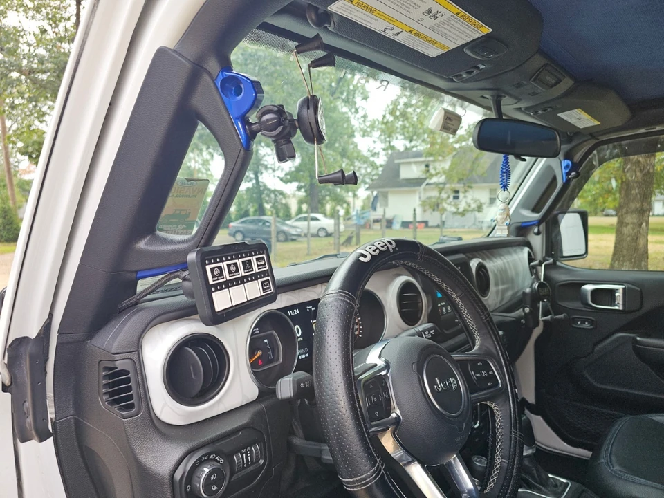 2020 Jeep JT Gladiator - Image 21 of 31