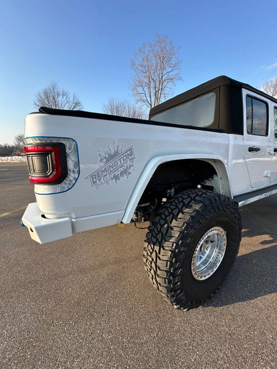 2020 Jeep JT Gladiator - Image 14 of 31