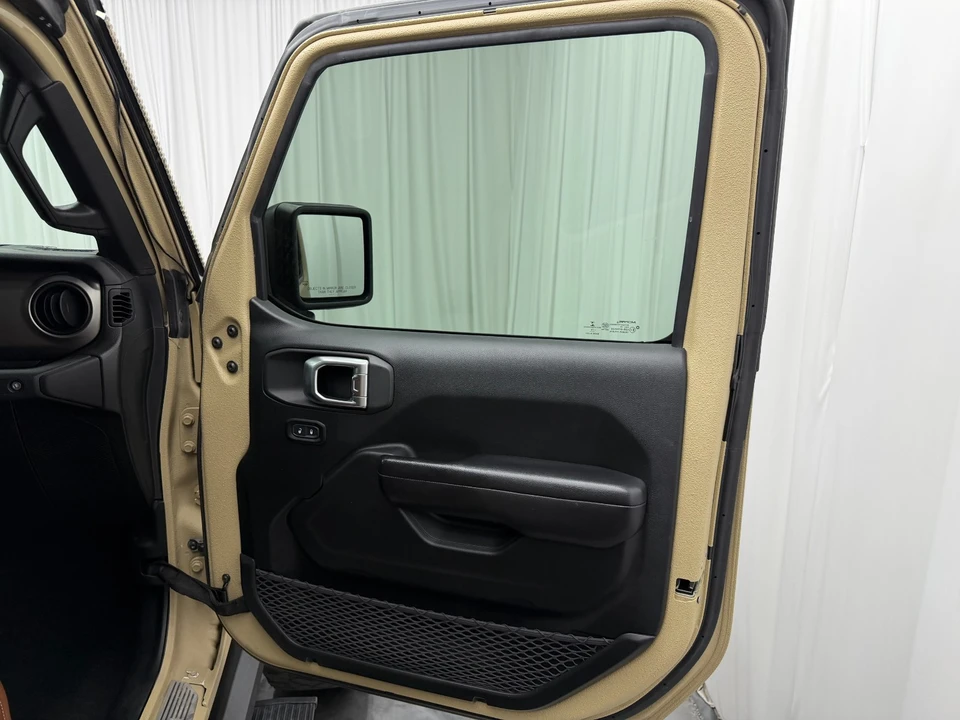 2020 Jeep JT Gladiator - Image 15 of 31