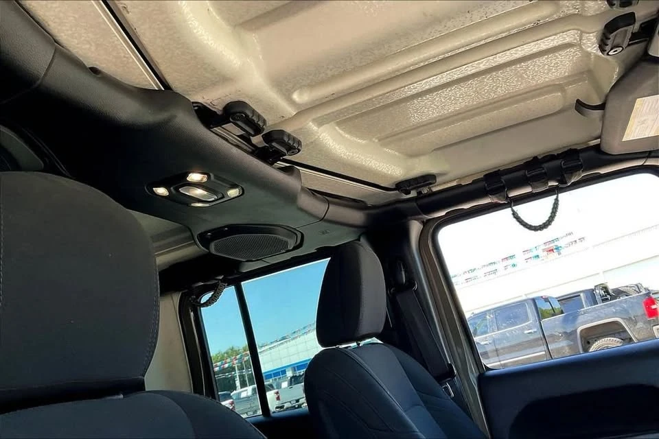 2020 Jeep JT Gladiator - Image 18 of 20