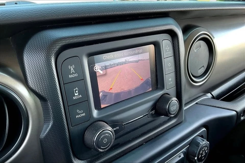 2020 Jeep JT Gladiator - Image 14 of 20